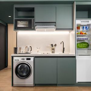 Superior One-Bedroom Apartment